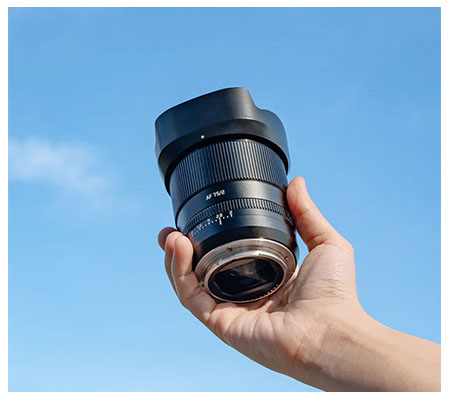 TTArtisan AF 75mm f/2 for Sony E Mount Full Frame Bundling Suneast SDXC 128GB 208MB/s
