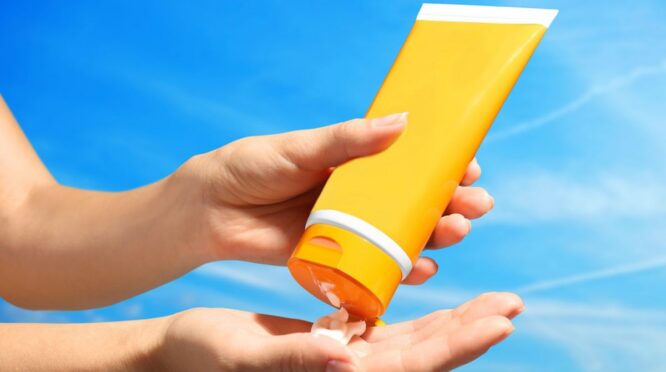 Cara Memakai Sunscreen yang Benar