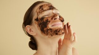 Membuat Masker Alami untuk Kulit Kusam